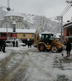 Beldemizin tüm Mahallelerin'de iş Makinalarımızla ve personellerimizle karla mücadelemiz gece gündüz aralıksız devam ediyor.